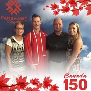 Meet your Posher, Lorie